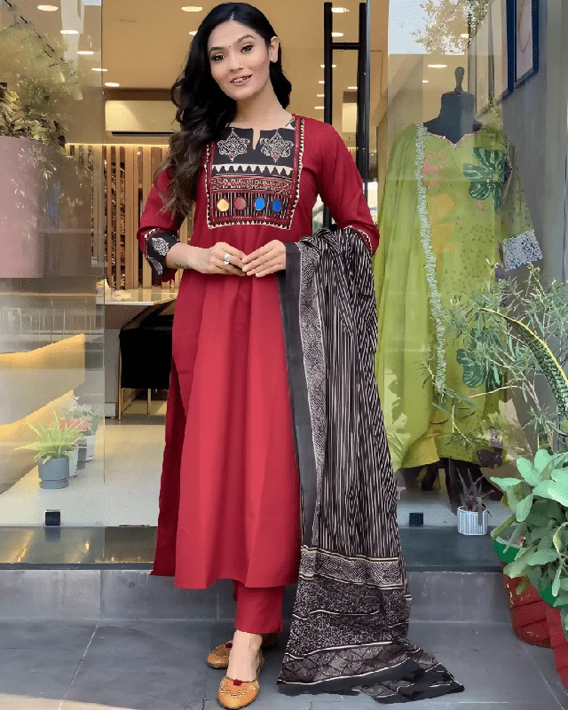 Aastha Fashion Women's Printed Banana Silk Maroon Kurti With Pant And Dupatta By Srf Jaipur Soft Stretch Leggings Aastha Fashion Women's Printed Banana Silk Maroon Kurti With Pant And Dupatta By Srf Jaipur Soft Stretch Leggings