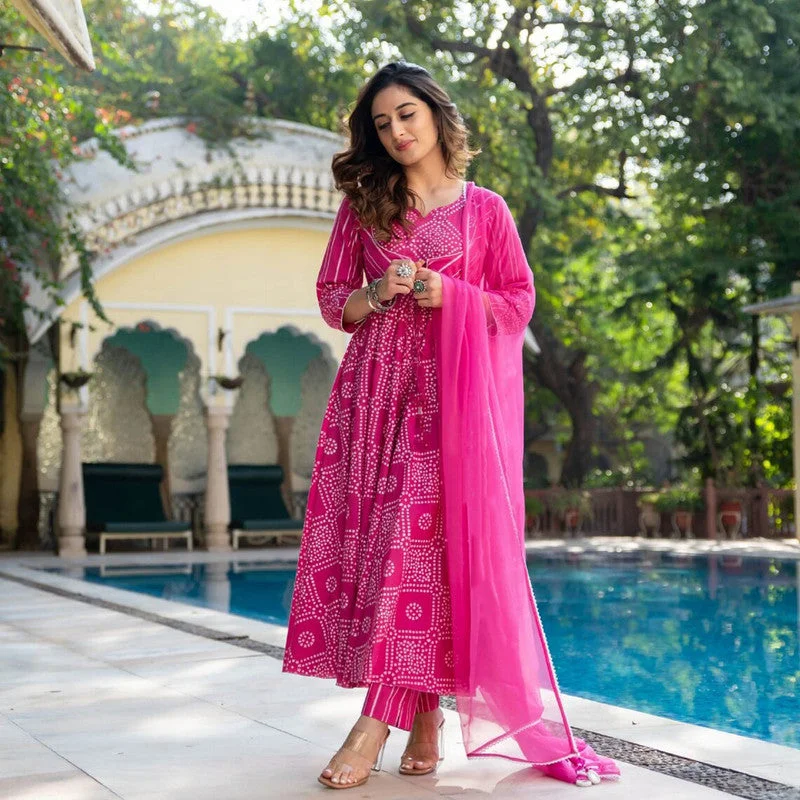 NOZ2TOZ Women's Pink Cotton Bandhani Kurta Pant Set With Dupatta Relaxed Lounge Trousers NOZ2TOZ Women's Pink Cotton Bandhani Kurta Pant Set With Dupatta Relaxed Lounge Trousers