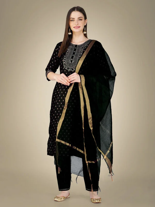 NOZ2TOZ Women Embroidered Cotton Blend Kurta Pant Dupatta Set - Black Soft Sweatpants Style