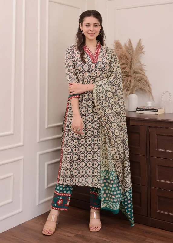 Indian Fashion Women Viscose Light Green Kurta And Pant Set With Dupatta Stretch Fit Pants Indian Fashion Women Viscose Light Green Kurta And Pant Set With Dupatta Stretch Fit Pants
