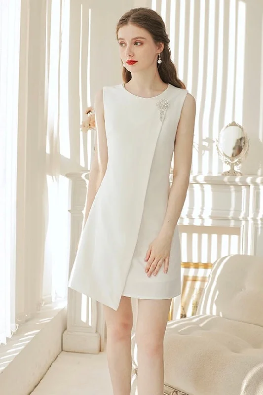 Mini Dress With Brooch Fashionable Boho-Chic Mini Dress
