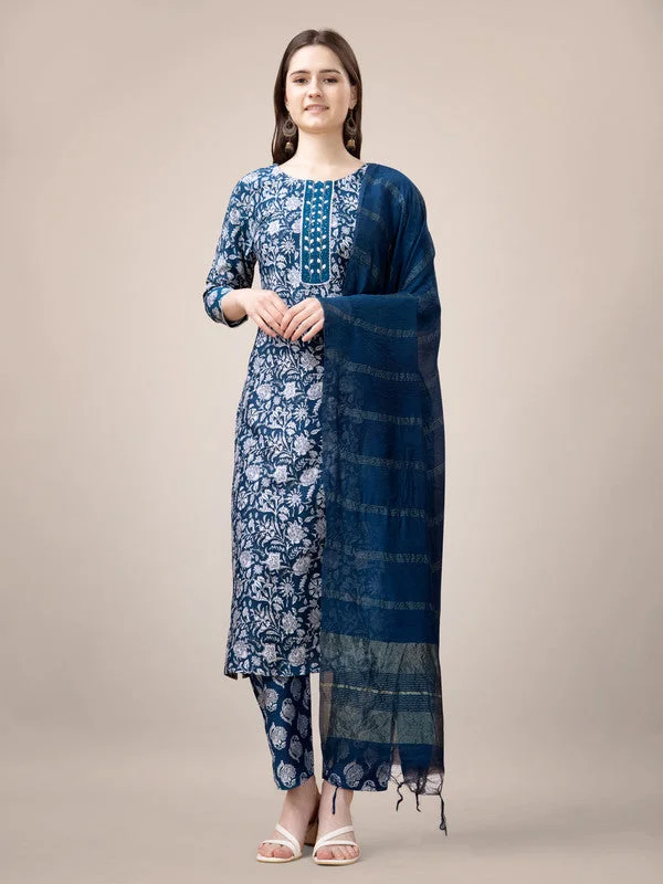 NOZ2TOZ Womens Embroidered & Printed Morpichh Rayon Kurta Pant Set Relaxed High-Waist Trousers NOZ2TOZ Womens Embroidered & Printed Morpichh Rayon Kurta Pant Set Relaxed High-Waist Trousers