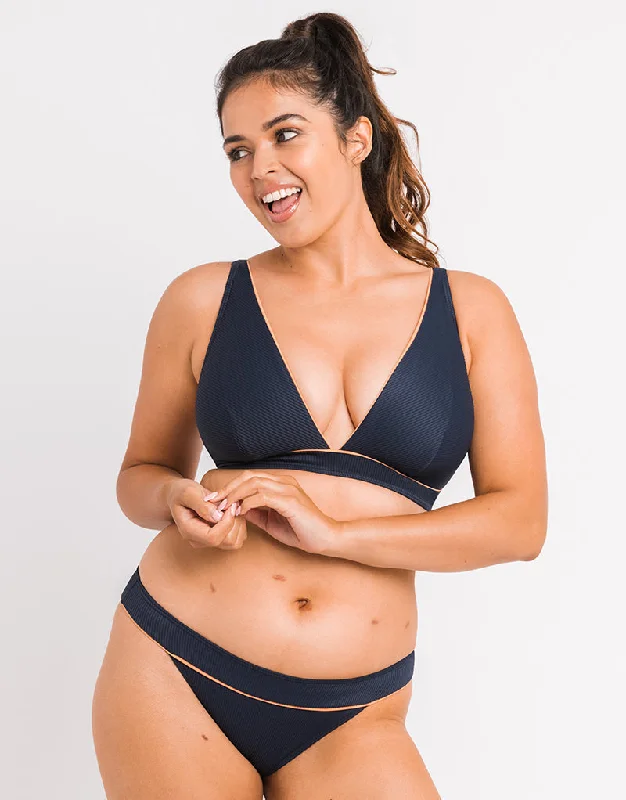 Curvy Kate Poolside Non Wired Triangle Bikini Top Navy/Coral Triangle bikini set, Sexy, Comfortable, Stylish Curvy Kate Poolside Non Wired Triangle Bikini Top Navy/Coral Triangle bikini set, Sexy, Comfortable, Stylish