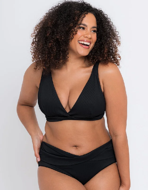 Curvy Kate Twist and Shout Non Wired Triangle Bikini Top Black V-shaped bikini, Trendy, Sexy, Comfortable Curvy Kate Twist and Shout Non Wired Triangle Bikini Top Black V-shaped bikini, Trendy, Sexy, Comfortable